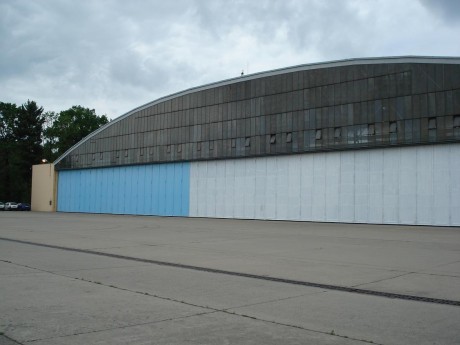 Hangar2.JPG