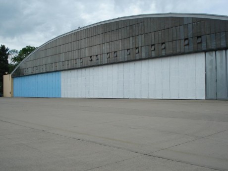 hangar10.JPG